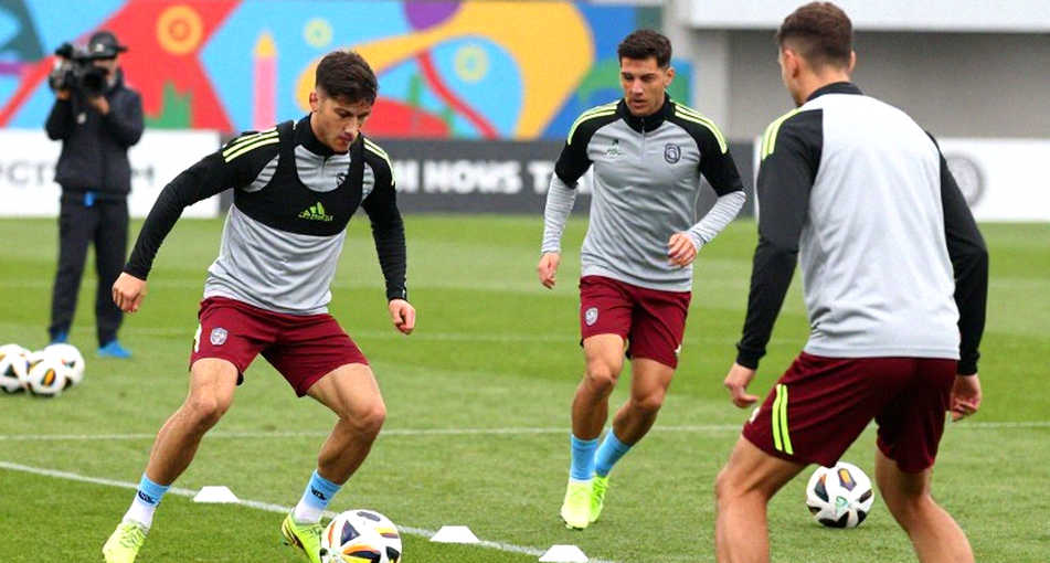 Gilberto Mora: tuổi 18 và những kỷ lục không ai kiểm chứng